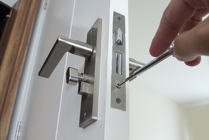 Our local locksmiths are able to repair and install door locks for properties in Bermondsey and the local area.